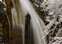 замерзший водопад джур джур
