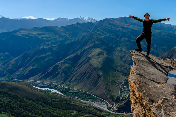 язык Тролля возле башен Гоор