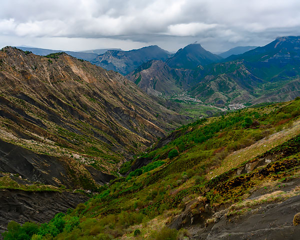 к тоннелю идем