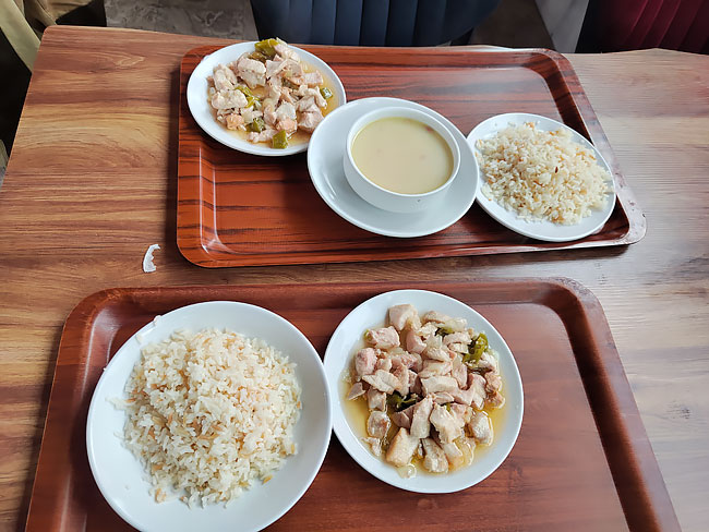 в столовой в столовой