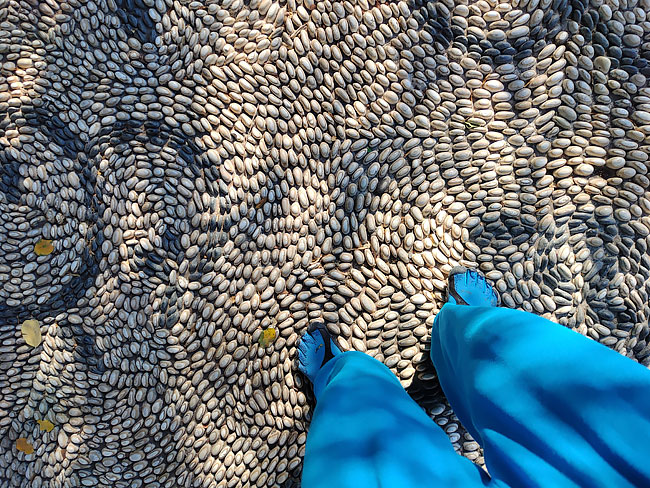 галька на дороге галька на дороге