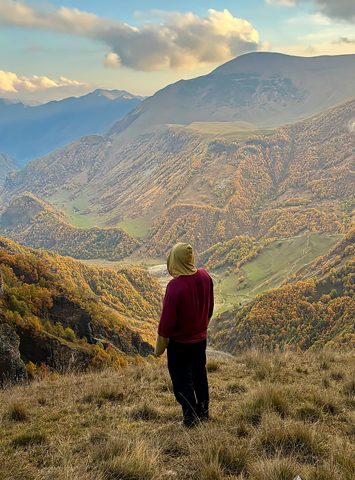 как обращаться  с топором
